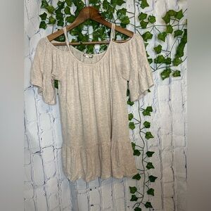 Eyeshadow MEDIUM TOP OFF‎ WHITE. Cream boutique